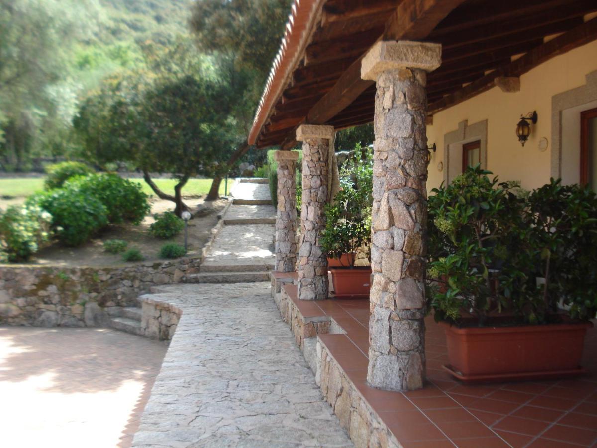 Hotel Valkarana Country Relais (Adults Only) Sant'Antonio di Gallura Dış mekan fotoğraf