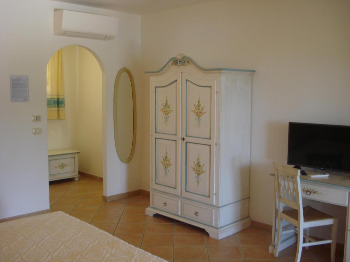Hotel Valkarana Country Relais (Adults Only) Sant'Antonio di Gallura Dış mekan fotoğraf