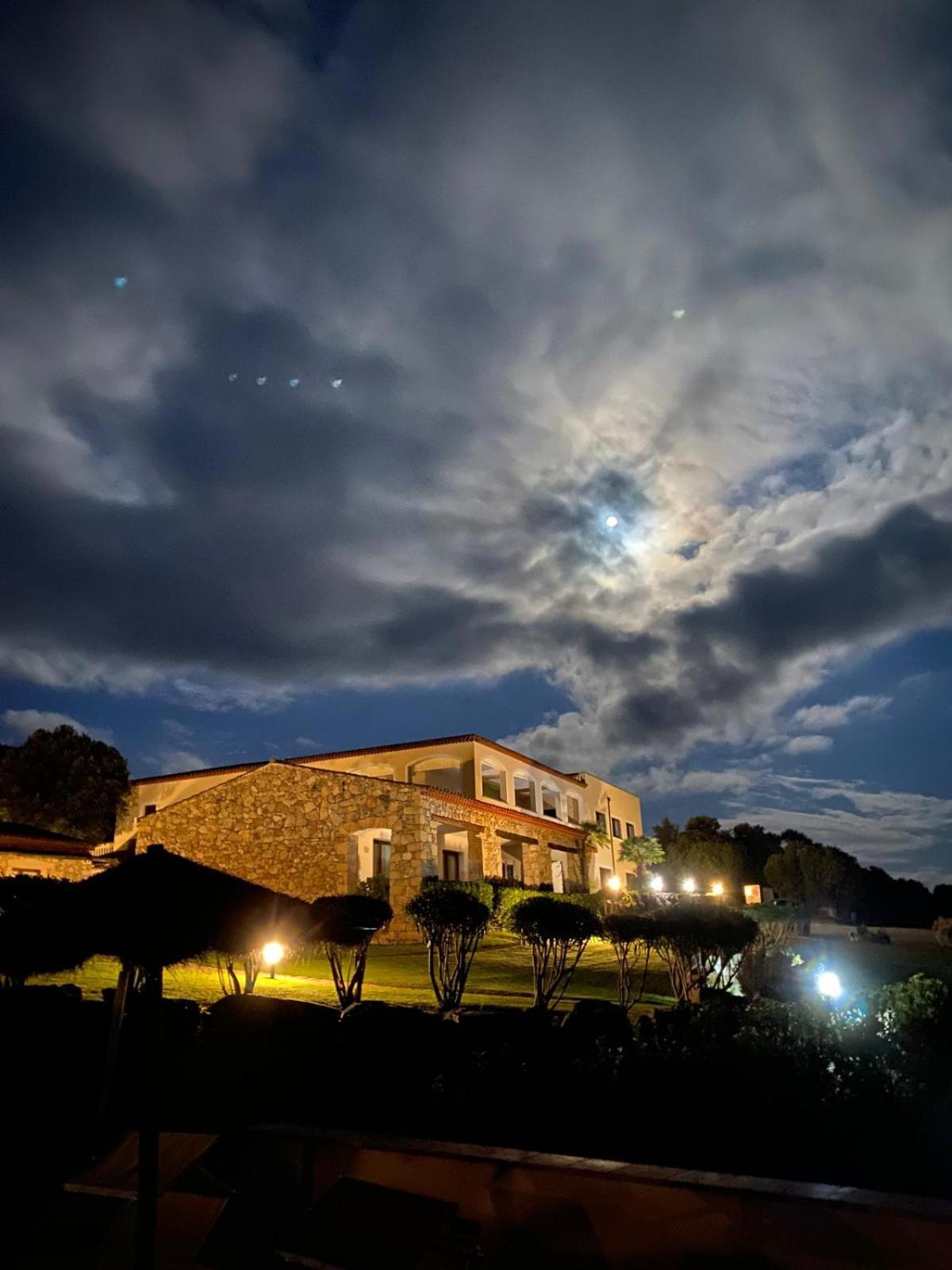 Hotel Valkarana Country Relais (Adults Only) Sant'Antonio di Gallura Dış mekan fotoğraf